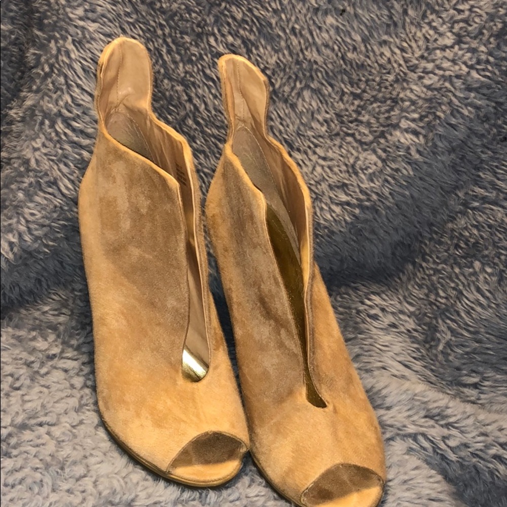 Women’s tan suede wedge